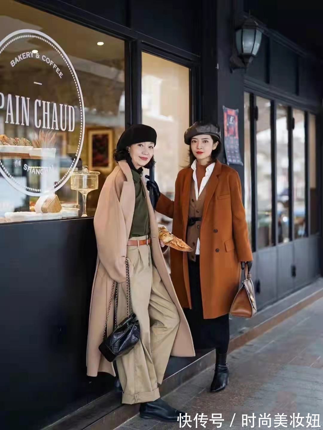 大衣|60岁女人会不会穿“大衣”,区别在这4点,穿对了高级又体面