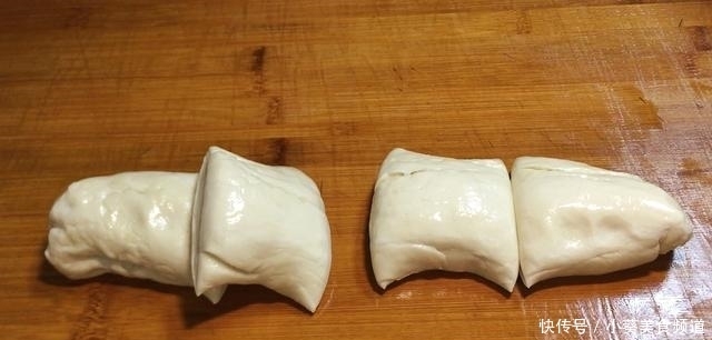 奶奶用了一辈子的烙饼做法，外酥里软，凉了不硬，比外面卖的好吃