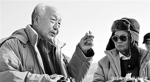 冯永谦!古墓挖出千年老酒,专家开盖抿了一口,同事问味道,他淡定回5字