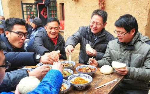  干饭人集合！去地坑院吃十碗席啦