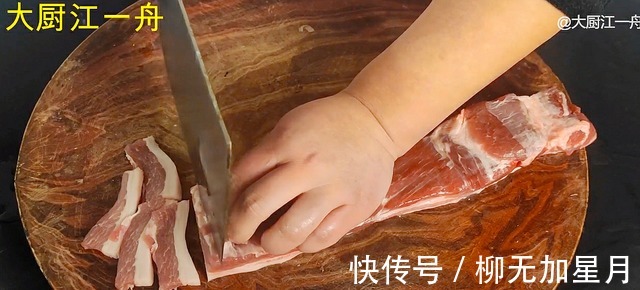 在家炸酥肉，面糊只用水调就错了，教你饭店做法，外酥里嫩不脱糊！