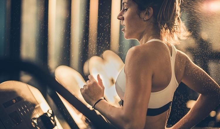 跑步|跑者切记重点在跑步的时候，千万要避免这4点