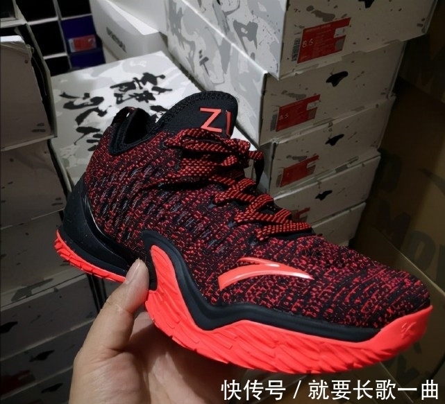 耐克 耐克PG6代配置疑公开,塔图姆也有签名鞋了,比尔差点签约国产?