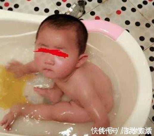 生育|宝妈给孩子洗澡,导致了孩子无法生育,原来是因为宝妈太无知