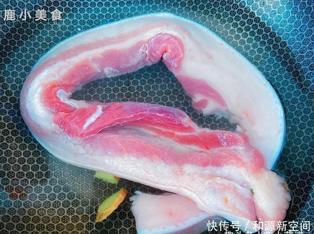 咸香|脆皮五花肉的家庭做法，步骤详细简单易学，咸香焦脆，滋味香浓