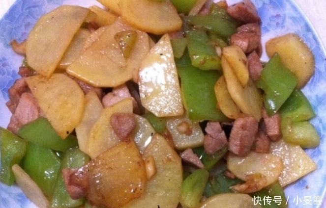  下饭|土豆别再炒丝了，加它们炒一下超级美味又下饭，还能美容抗衰老！