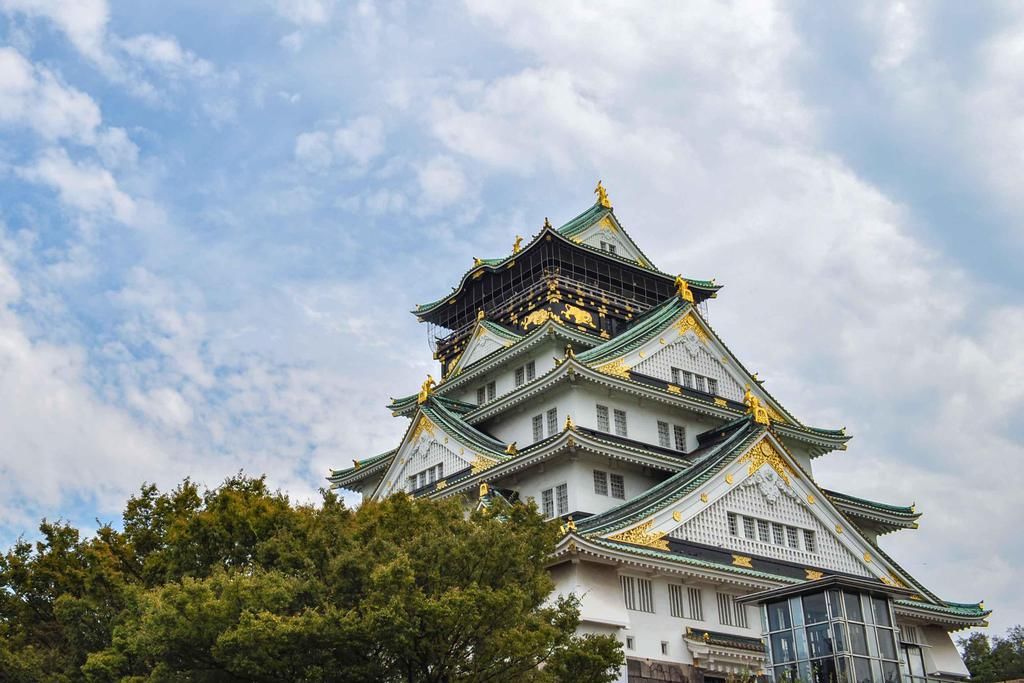 大阪城天守阁，一座钢筋混凝土的仿古建筑，却成了日本旅游的象征