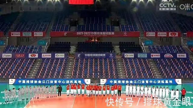 女排联赛|女排联赛颁奖仪式简陋寒酸!无领奖台,限制人数,外援因超员缺席
