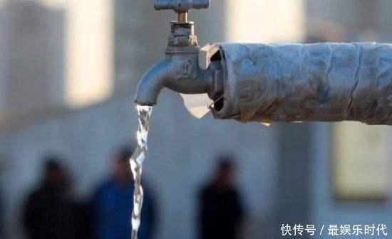 犯错|用一半热水一半凉水兑着喝,对身体健康是好是坏?别再无知犯错