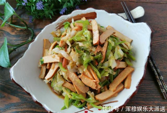 家常|夏季时令快手小炒,包菜新炒法,简单又好吃,家常做法开胃下饭