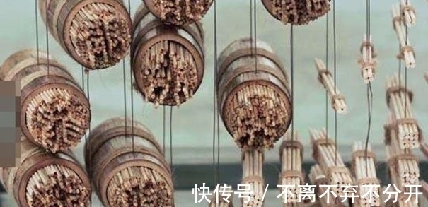 中国人$女孩用6万多根筷子作画,完工后成龙大哥说我买了