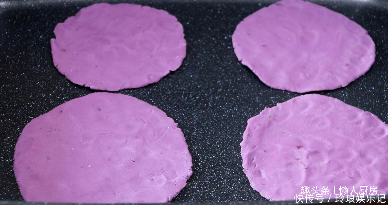 压一|不用一滴油,不用擀皮,压一压,就能做出外酥里糯的紫薯饼