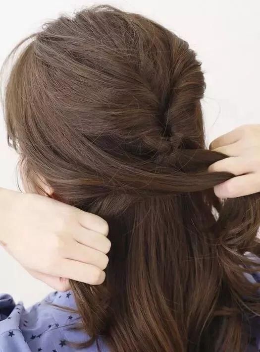 卷发怎么扎简单又好看，学会这5种就够了