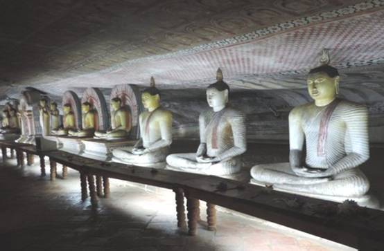 坏人&无家可归的古代人到了晚上时,为何宁宿荒坟,也不愿住进古庙