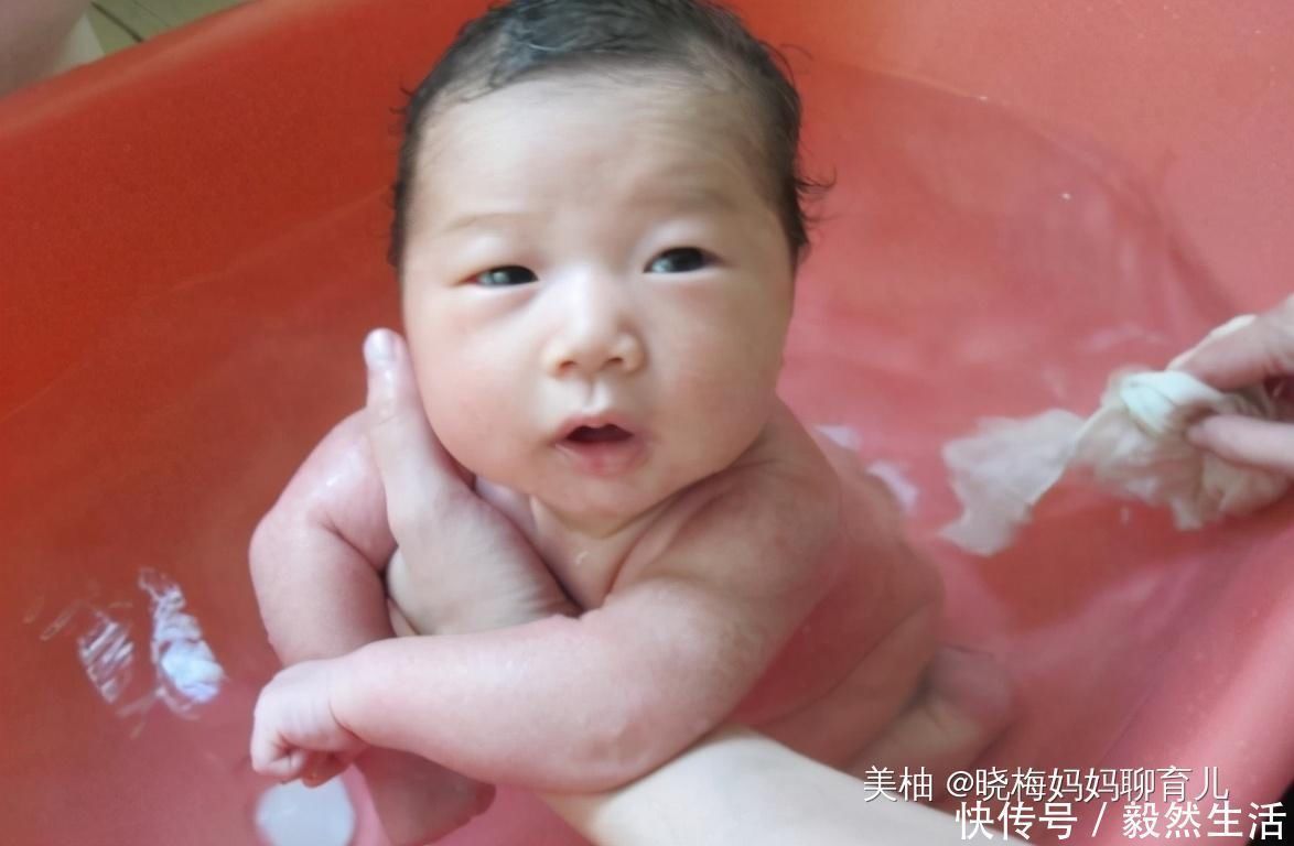 新手妈妈|8个月女婴身上臭味熏天,一直洗不干净,医生的话让妈妈自责不已
