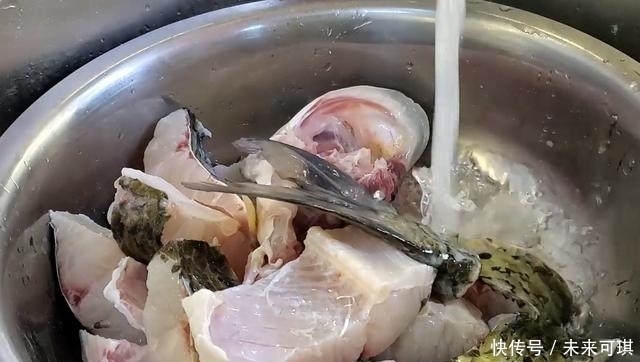 超过|草鱼这种做法你吃过吗?我家一周做3次,饭店都吃不到,超过瘾