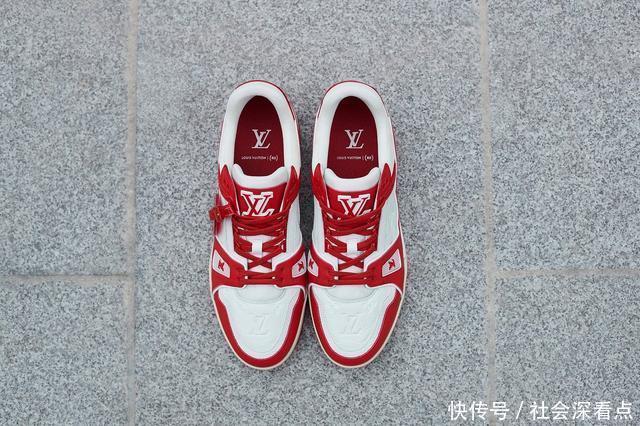 对抗艾滋病!白红配色Louis Vuitton RED鞋款登场
