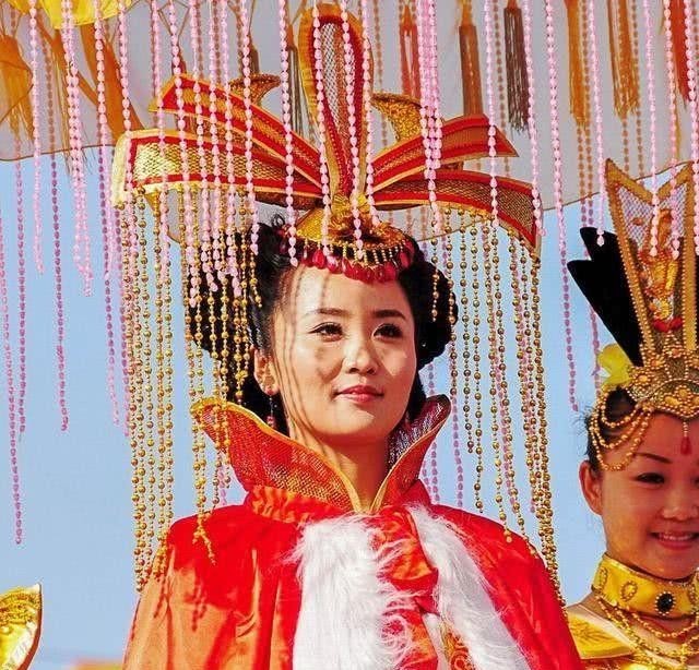 皇后|史书中超越武则天的皇后,小名叫燕燕,做出了比武则天更残忍的事