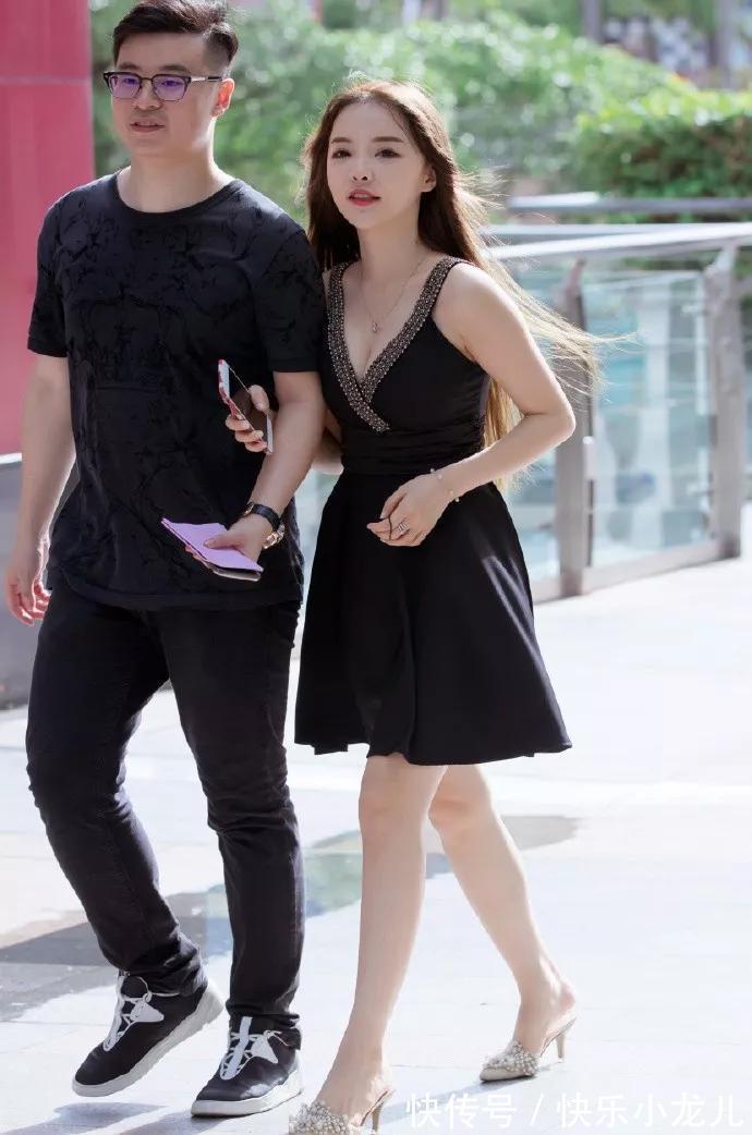 v领 雪纺面料连衣裙,轻轻松松穿出青春感,看起来是不错的选择