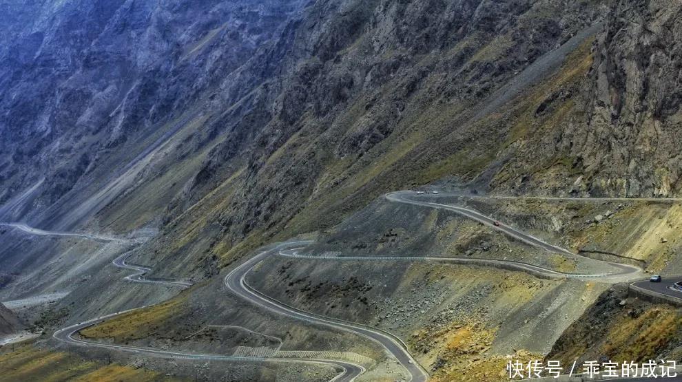 巴音布鲁克|横跨崇山峻岭，穿越深山峡谷，独库公路“纵贯天山的景观大道”