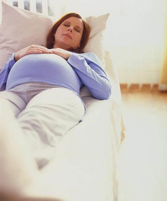 所有人|孕6个月的准妈妈,做四维时发现胎儿畸形,原因给所有人都提了醒