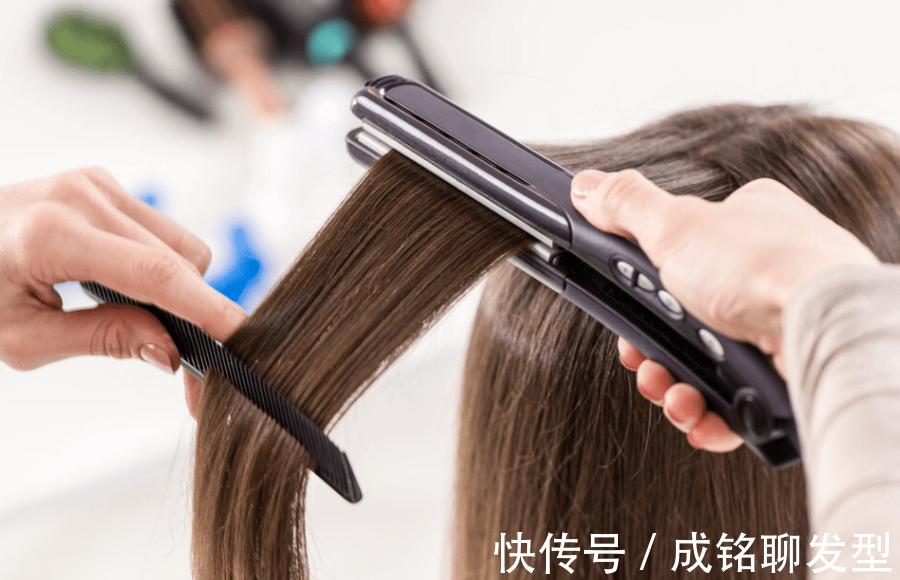 烫发 “拉直”和“烫卷”哪种对头发伤害大?区别不在烫法,技术是重点