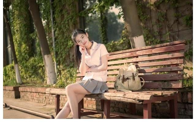 李佳琦 国内一款“憋屈”面霜，价格不到50元，补水保湿显而易见！