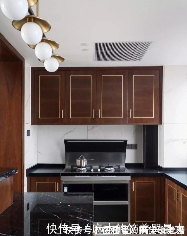 石纹砖|140平三室装修,难得一见的精致高雅空间,主卧色调太美了!