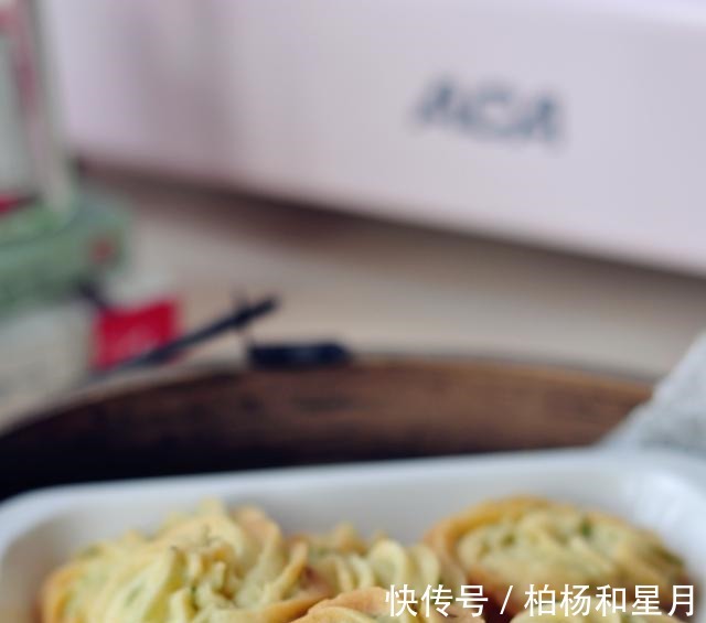 吃不腻的葱香曲奇，咸香酥脆，葱香味浓郁！