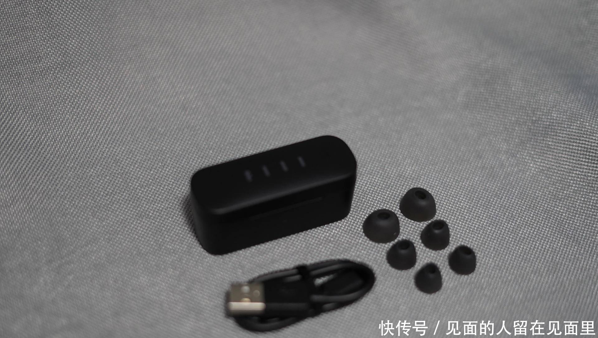 耳机|耳机中的苹果12mini- FIIL T1Lite 表现如何