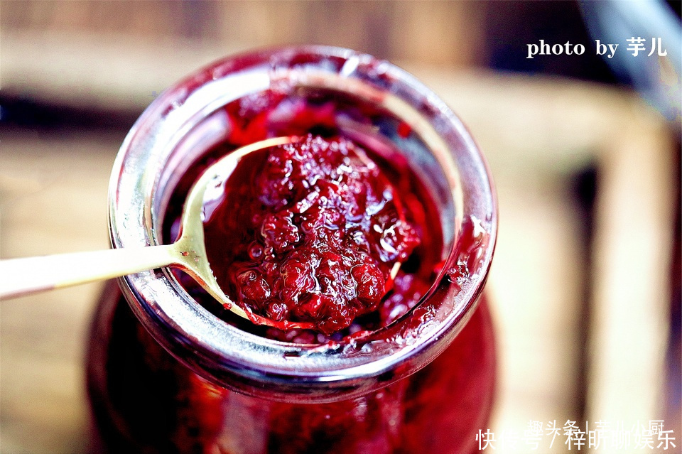 美味|自制杨梅酱,做法简单,酸酸甜甜,美味百搭零添加,吃一年也不坏