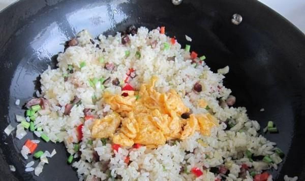 翻炒均匀|这菜是典型的“催老剂”,常吃易衰老,医生的家属很少吃,远离