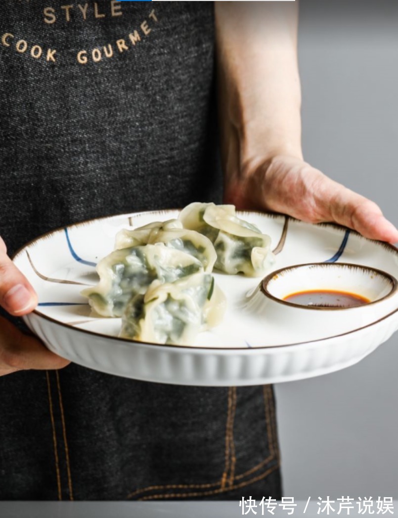 饺子盘|现在的人太聪明了，饺子盘带醋碟，这个设计真的太人性化了