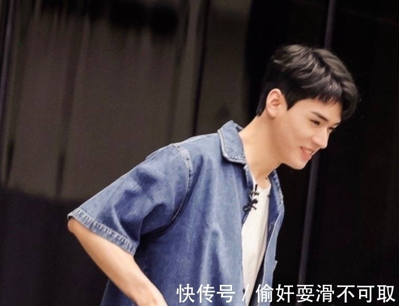 中餐厅5|龚俊录《中餐厅》被曝路透,手上拿的东西瞬间引关注,粉丝笑翻了