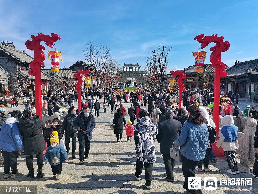 游人|临沂：沂州古城游人如织 年味不减