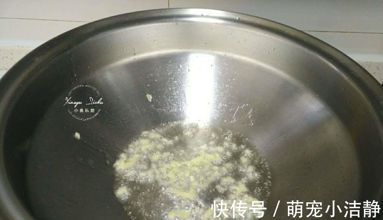 快手|它是清肠草,2块钱1大把,一周吃三次,清肠刮油,大肚腩不见了