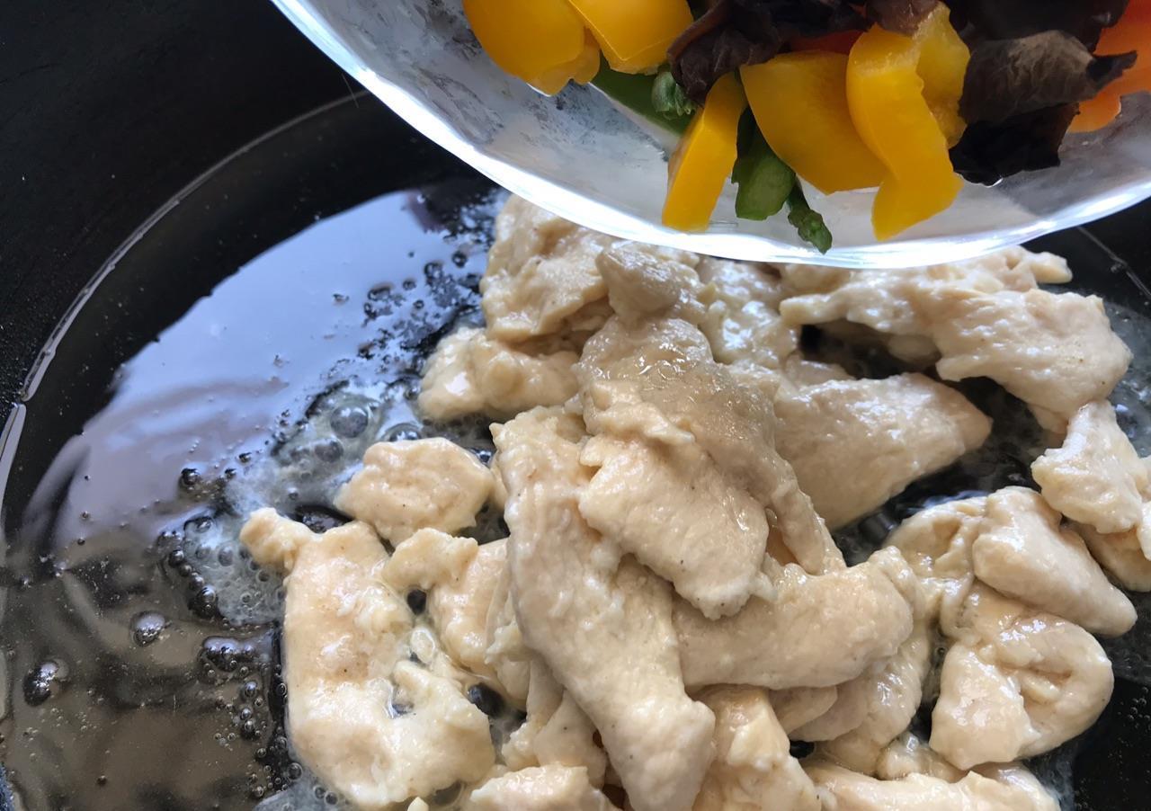 鸡胸肉|芦笋烩鸡胸,美味鲜香,营养健康