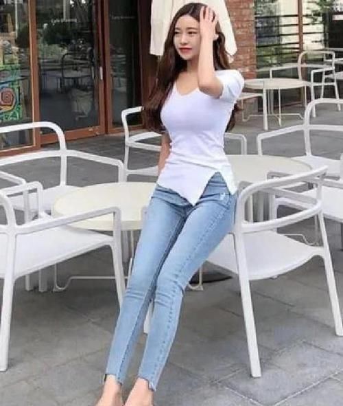 舒爽|牛仔裤小姐姐清纯舒爽,身材饱满线条紧致,让人一眼难忘