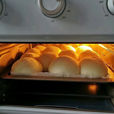 柔软香甜奶油小餐包