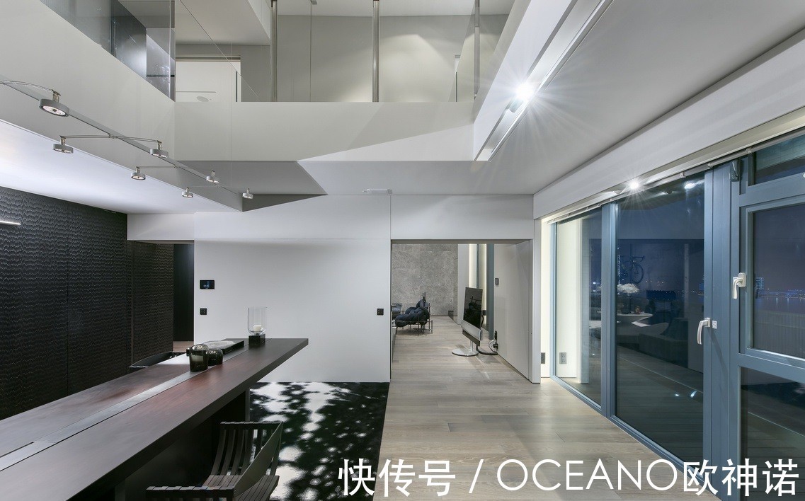 住宅|604㎡的极简工业风,诠释至简至美的生活