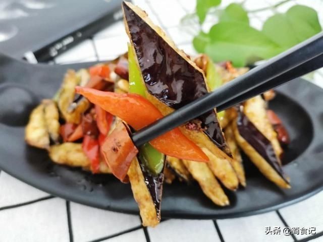 水煮鱼|茄子吃法那么多,我家就爱这种比水煮鱼还过瘾,每次上桌都吃光