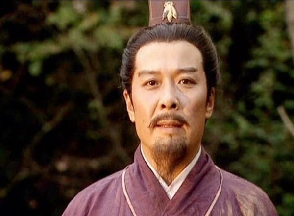 杀死|吕布兵败被曹操所擒，曹操欲要受降。刘备为何要落井下石杀死吕布