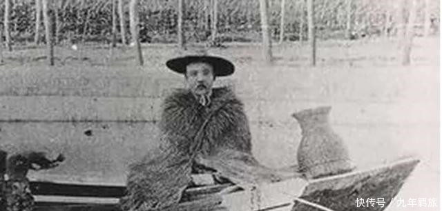 钓鱼|晚清老照片冒雨钓鱼的袁世凯，英国兵搂着合影的小女孩看人揪心