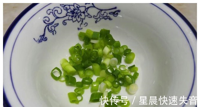 米饭|我家剩米饭从不浪费，简单1做当早餐，寓意金玉满堂！