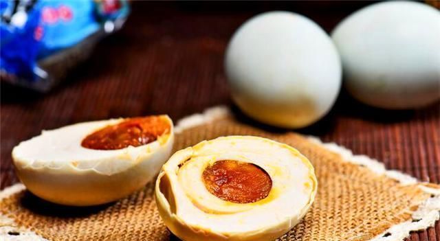 蛋黄油|咸鸭蛋,吃了之后对身体有什么好处?你真的知道吗?看专家的理解