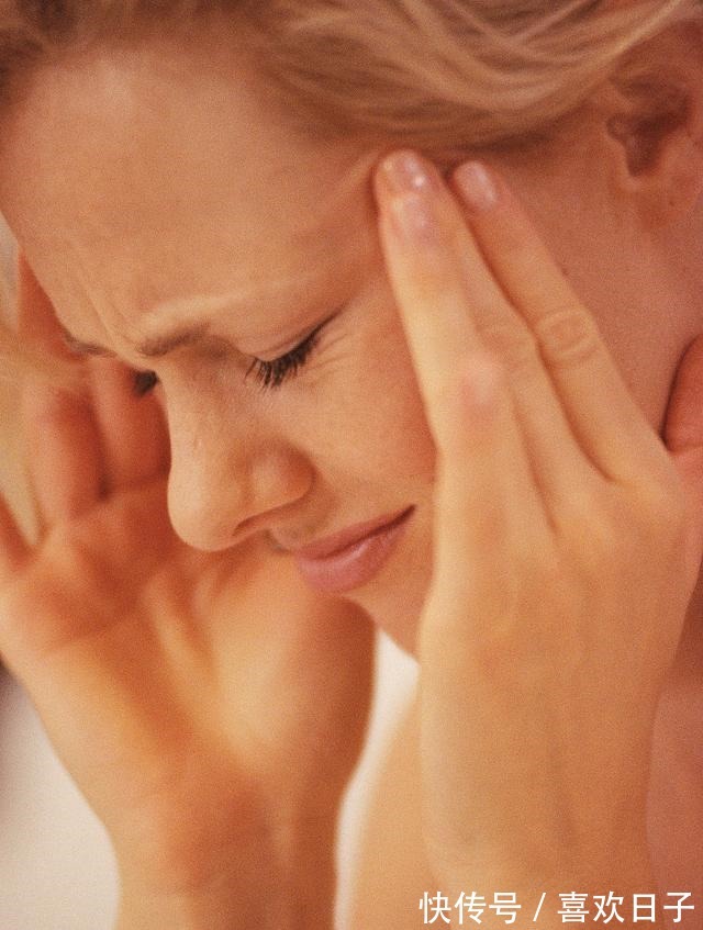 抗衰 面部凹陷,干瘪又显老,选填充还是抗衰|医美科普!