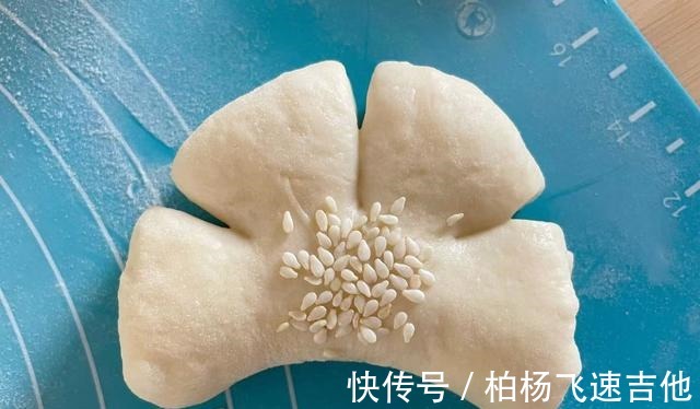 豆沙馅|孩子特别喜欢的小面包,细腻拉丝零失败,蓬松暄软口感好!