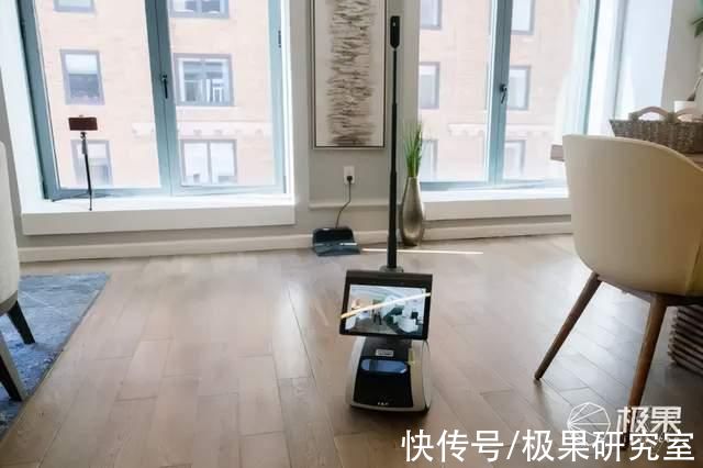 usb接口|亚马逊造出「萌妹」机器人，能看家会搬货，竟然只卖6000块