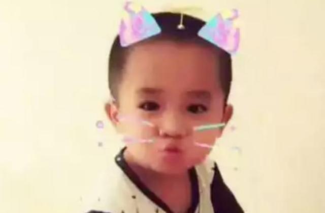现状|5年前因吃奶太使劲,被妈妈用剪刀划花脸的男婴,现状令人感慨