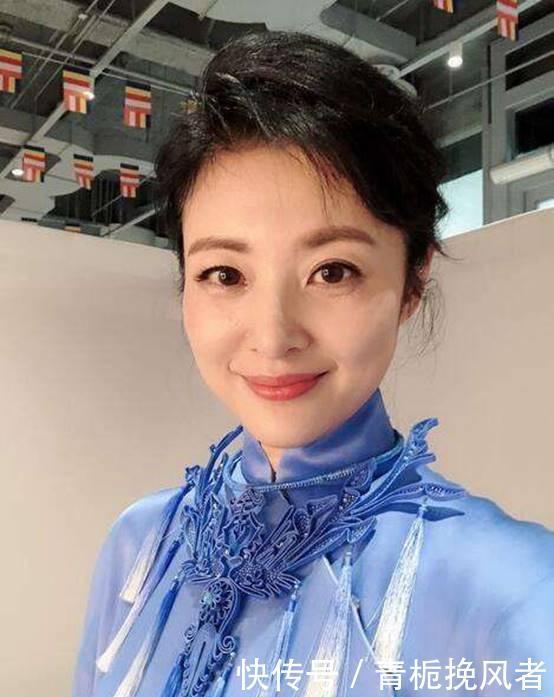 主持人 曾经央视一姐,主持过多次春晚主众人皆知,如今憔悴沦落街头大婶